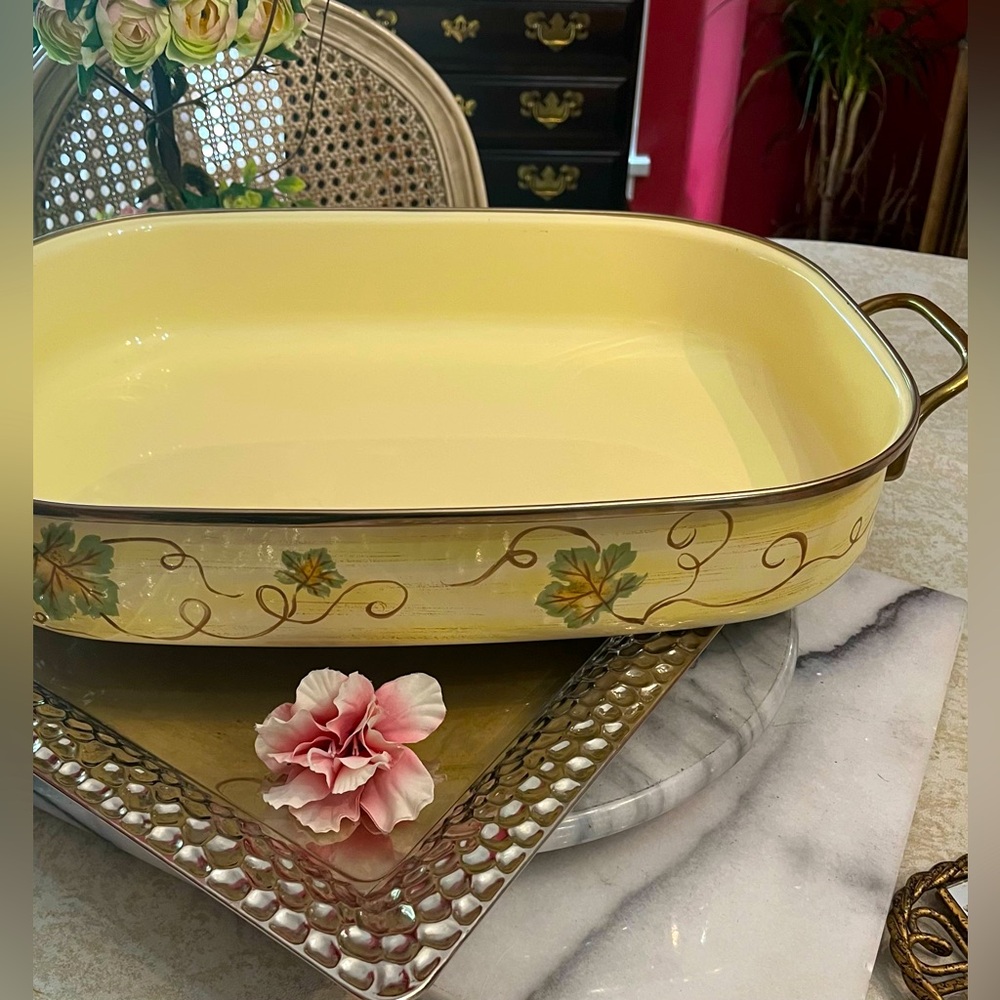Tabletops Unlimited “Villa Grande” Enamel Roaster w Brass Handles
